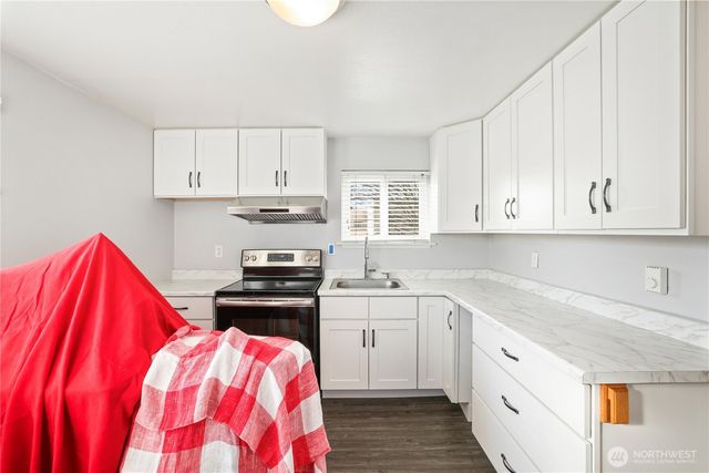 1318 S J Street, Tacoma, WA 98405