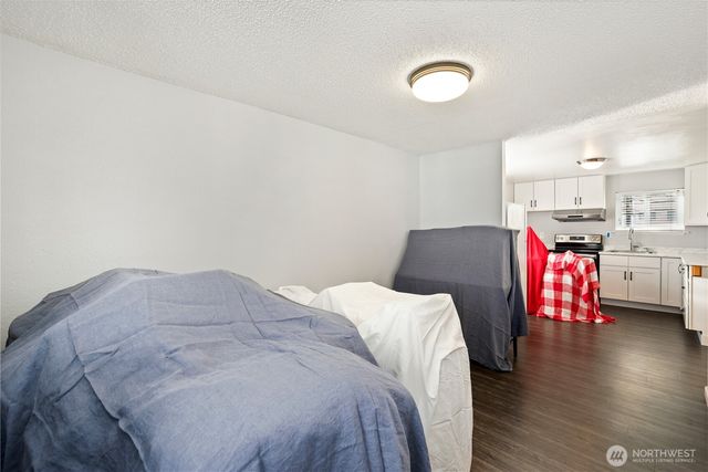 1318 S J Street, Tacoma, WA 98405