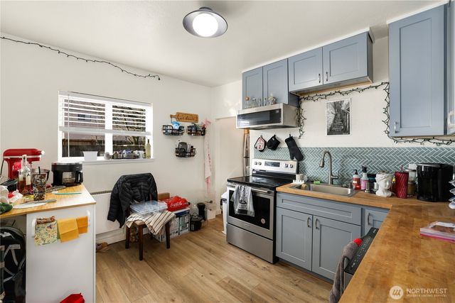 1318 S J Street, Tacoma, WA 98405