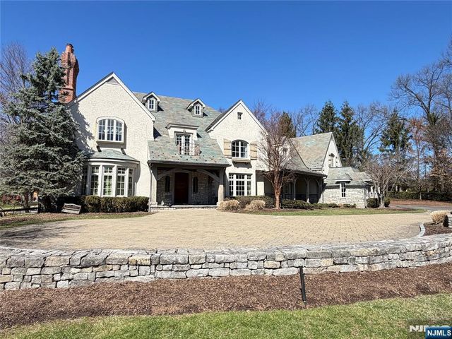 325 Wearimus Road, Ho-ho-kus, NJ 07423