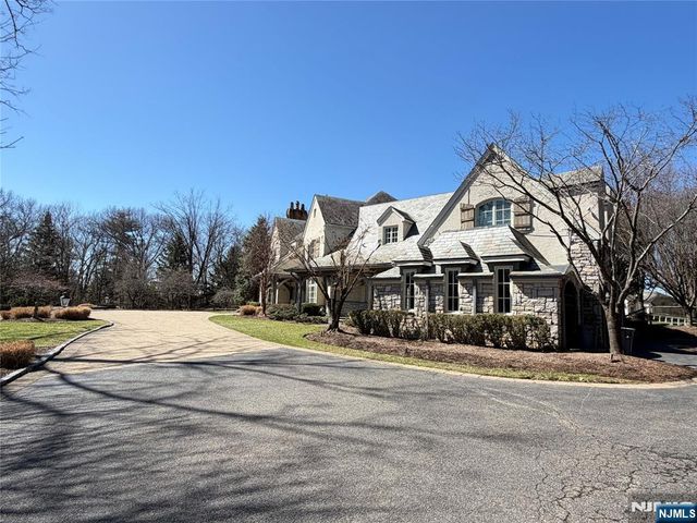 325 Wearimus Road, Ho-ho-kus, NJ 07423