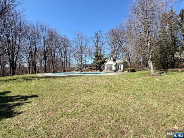 325 Wearimus Road, Ho-ho-kus, NJ 07423