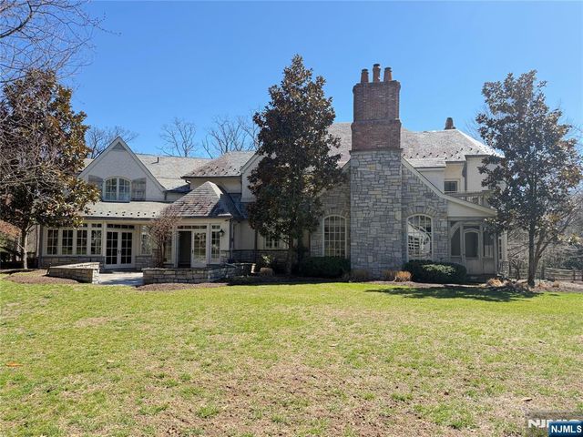 325 Wearimus Road, Ho-ho-kus, NJ 07423
