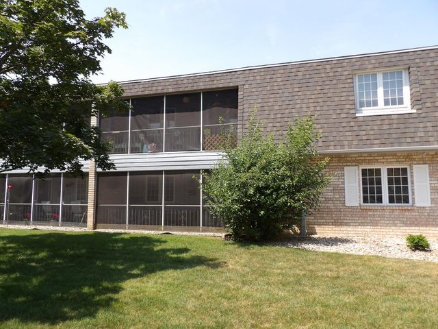 777 Hidden Oak Trail 2a, Hobart, IN 46342