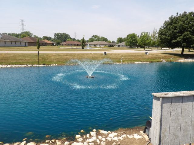 777 Hidden Oak Trail 2a, Hobart, IN 46342