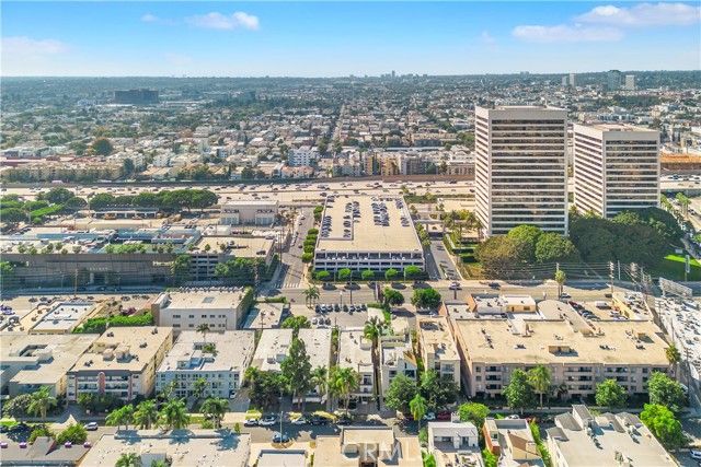 1749 S Bentley Ave, Los Angeles, CA 90025