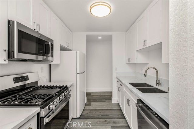 1749 S Bentley Ave, Los Angeles, CA 90025