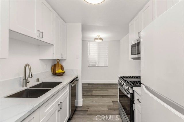 1749 S Bentley Ave, Los Angeles, CA 90025