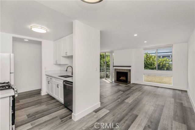 1749 S Bentley Ave, Los Angeles, CA 90025