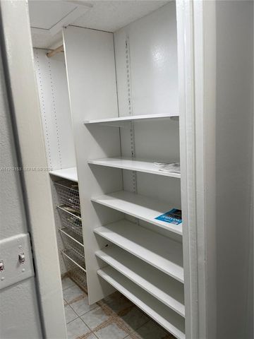 1674 Bay Rd 405, Miami Beach, FL 33139