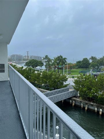 1674 Bay Rd 405, Miami Beach, FL 33139