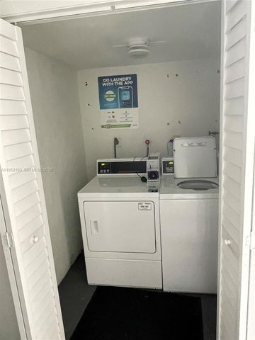 1674 Bay Rd 405, Miami Beach, FL 33139