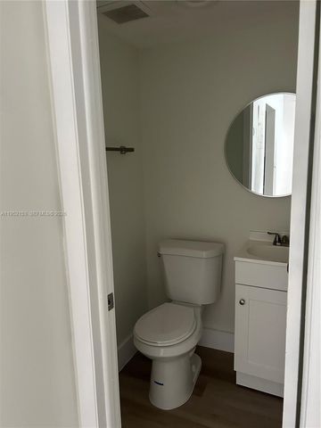 1674 Bay Rd 405, Miami Beach, FL 33139