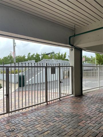 1674 Bay Rd 405, Miami Beach, FL 33139