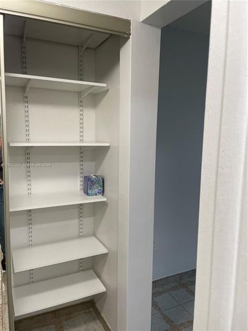 1674 Bay Rd 405, Miami Beach, FL 33139