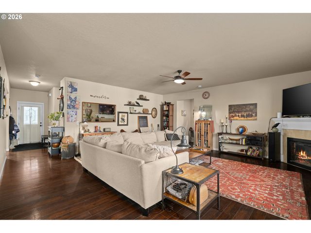 400 S BALM St, Yamhill, OR 97148