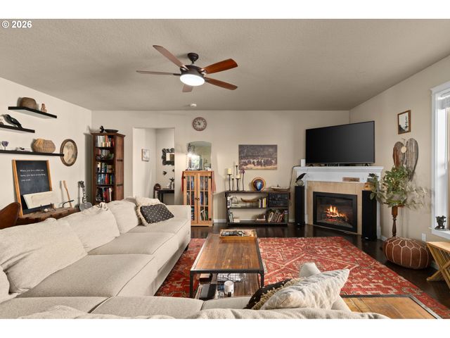400 S BALM St, Yamhill, OR 97148