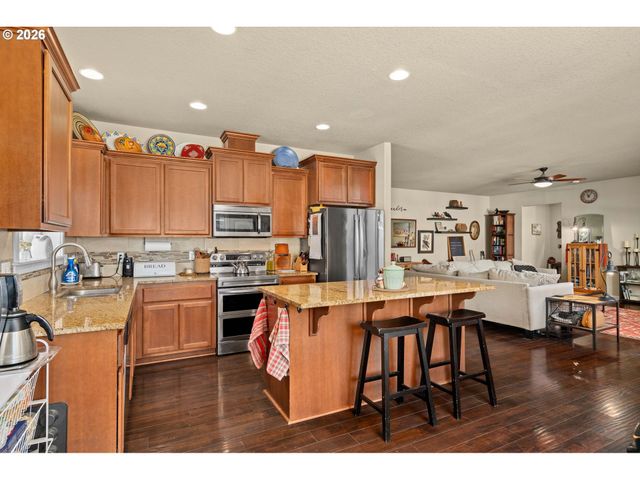 400 S BALM St, Yamhill, OR 97148
