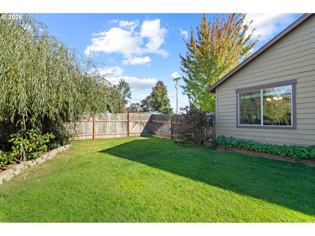 400 S BALM St, Yamhill, OR 97148