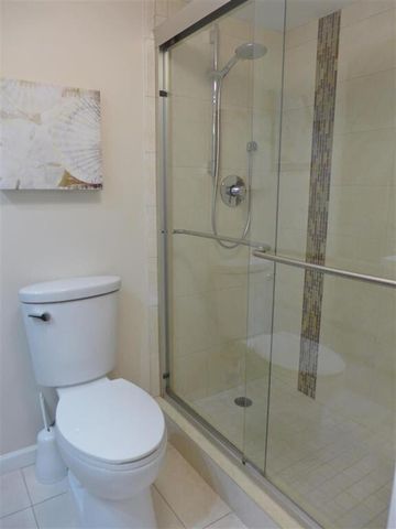 605 OAKS Drive 503, Pompano Beach, FL 33069