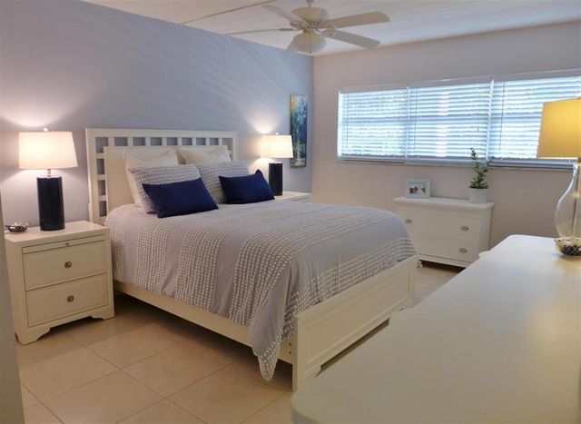 605 OAKS Drive 503, Pompano Beach, FL 33069