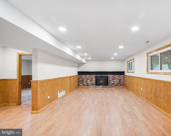 39 HOLLY LANE, Pilesgrove, NJ 08098