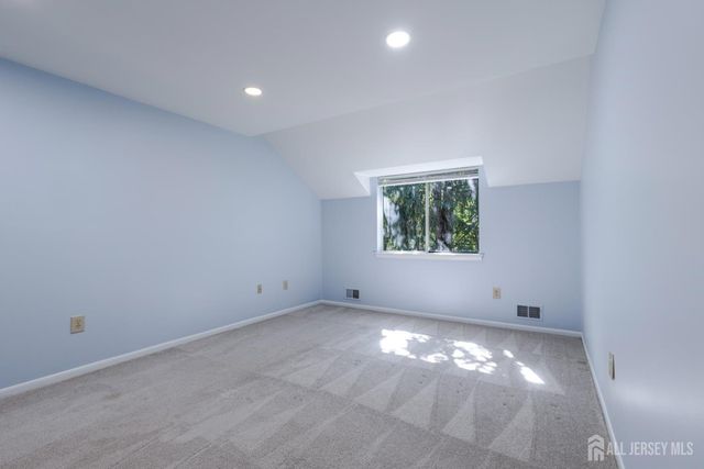 1050 Schmidt Lane, North Brunswick, NJ 08902