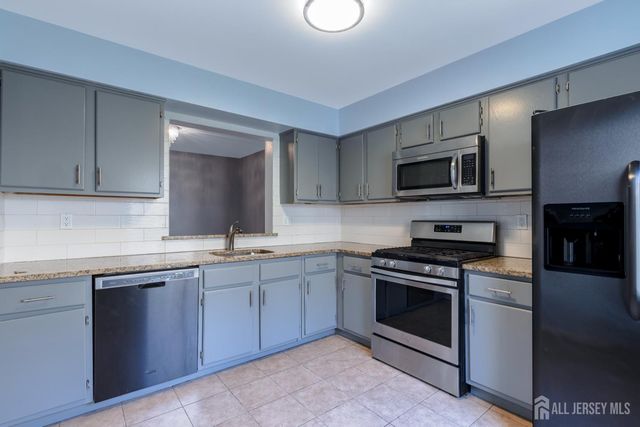 1050 Schmidt Lane, North Brunswick, NJ 08902