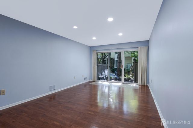 1050 Schmidt Lane, North Brunswick, NJ 08902