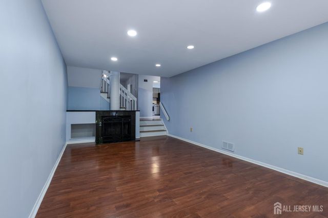 1050 Schmidt Lane, North Brunswick, NJ 08902