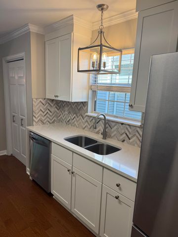 823 Harbor Place Drive, Charleston, SC 29412