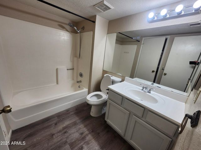 4730 W NORTHERN Avenue 1131, Glendale, AZ 85301
