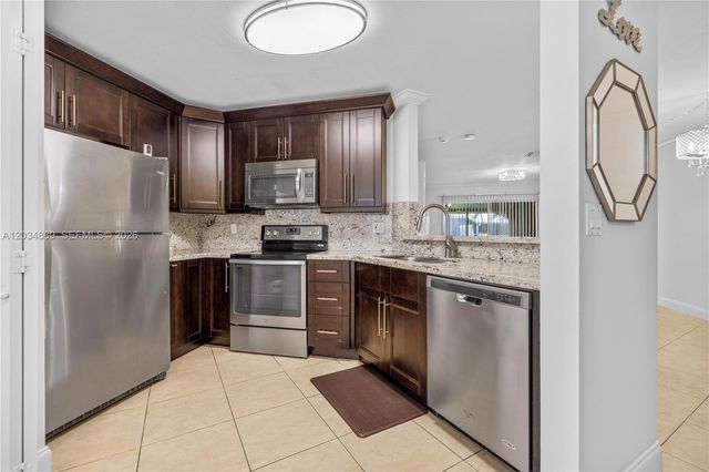 1125 SW 44th Avenue, Deerfield Beach, FL 33442