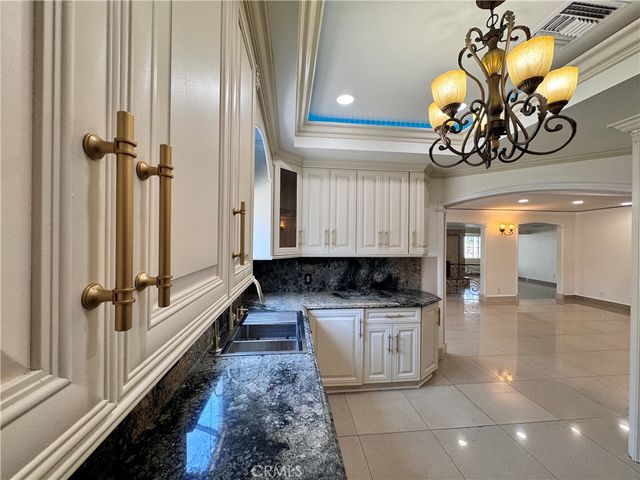 2138 N Frederic, Burbank, CA 91504