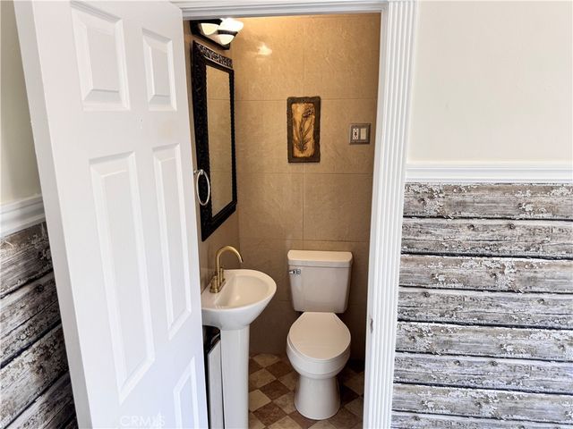2138 N Frederic, Burbank, CA 91504