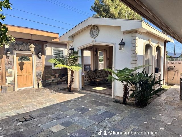 2138 N Frederic, Burbank, CA 91504