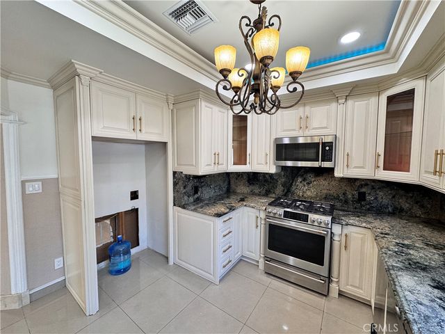 2138 N Frederic, Burbank, CA 91504