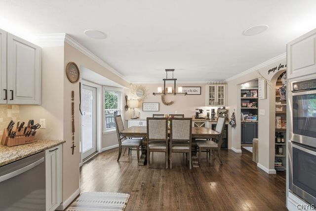 5021 Chesapeake Drive, Clay, NY 13212