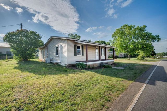 282 Tucapau Road, Wellford, SC 29385