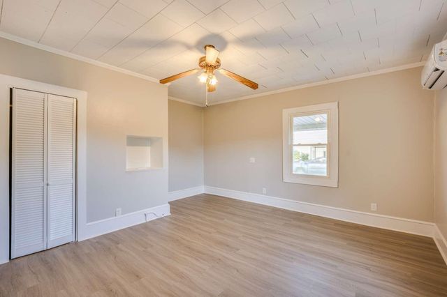 282 Tucapau Road, Wellford, SC 29385