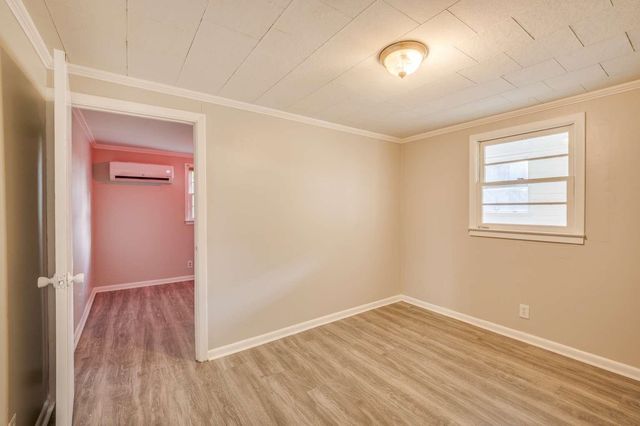 282 Tucapau Road, Wellford, SC 29385
