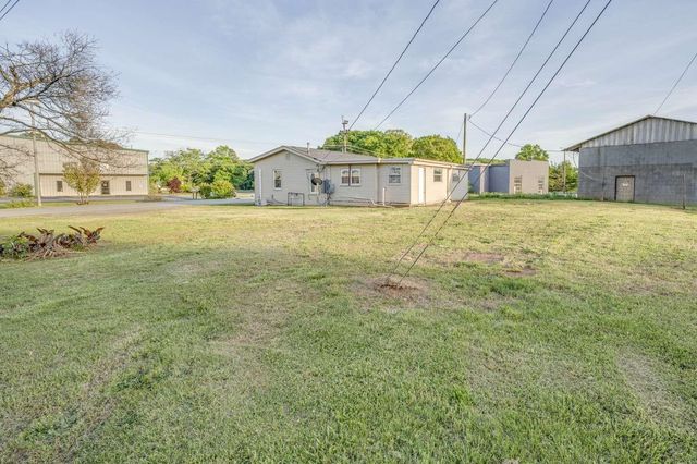 282 Tucapau Road, Wellford, SC 29385