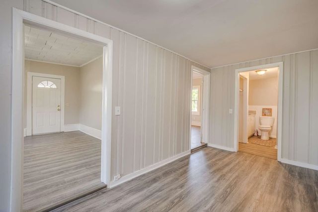 282 Tucapau Road, Wellford, SC 29385