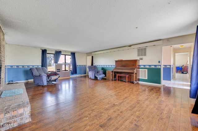 10960 Lonesome Pine Trail, Bulls Gap, TN 37711