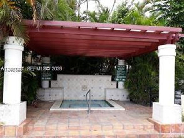 10421 N Kendall Dr C201, Miami, FL 33176