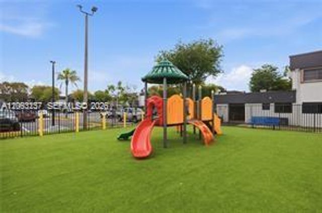 10421 N Kendall Dr C201, Miami, FL 33176