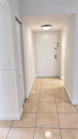 10421 N Kendall Dr C201, Miami, FL 33176