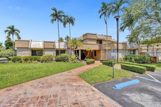 10421 N Kendall Dr C201, Miami, FL 33176