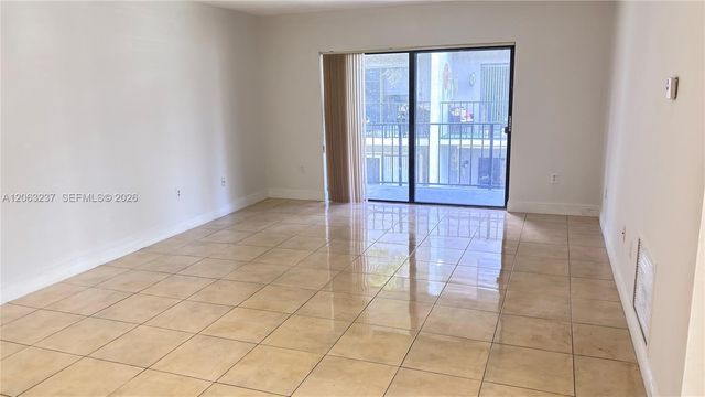 10421 N Kendall Dr C201, Miami, FL 33176