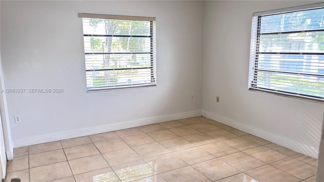 10421 N Kendall Dr C201, Miami, FL 33176